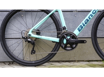 Bianchi Infinito 105 Di2 12s Velomann alloy - Celeste glossy/black decals 2026